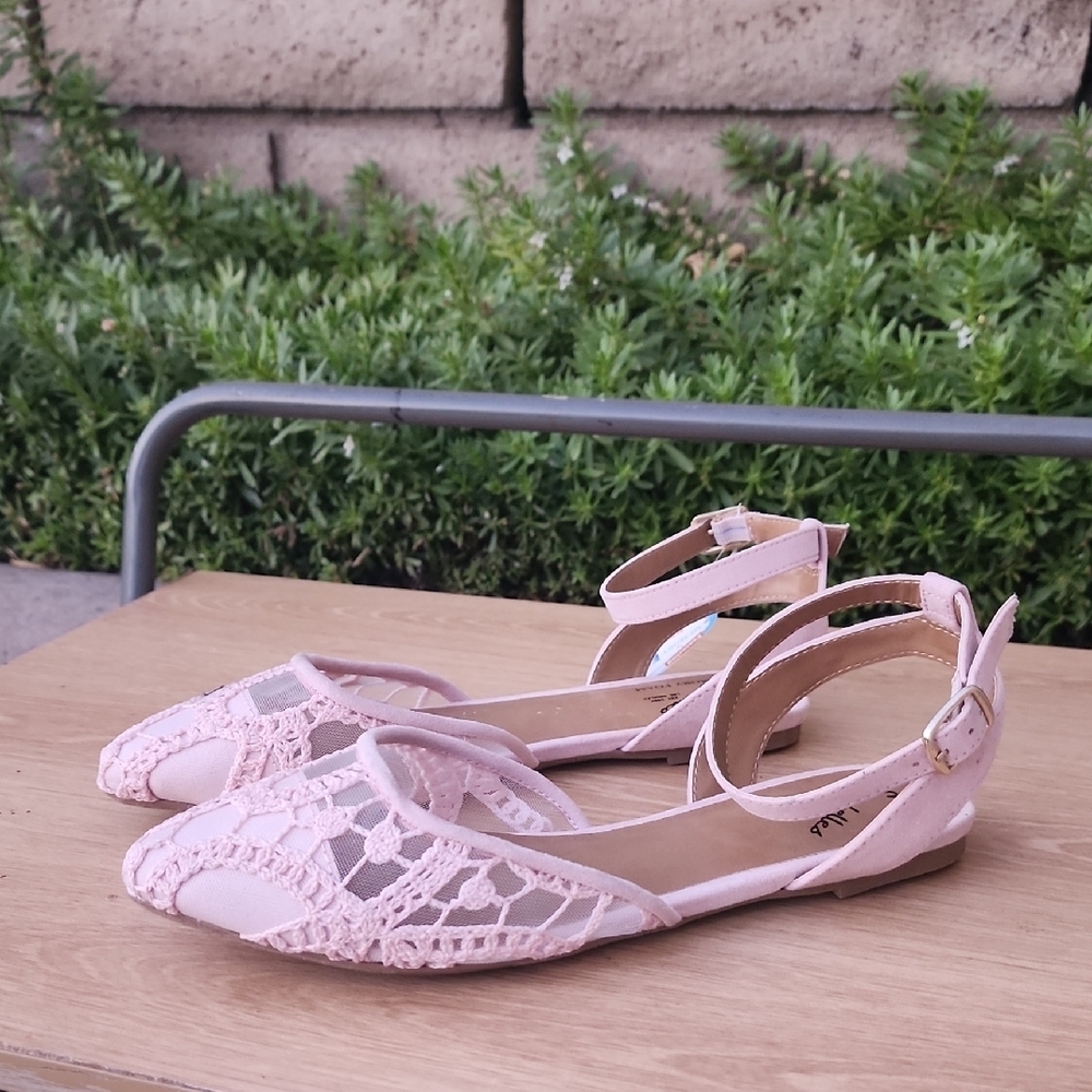 Seychelles Pink Lace Ankle-Strap Flats